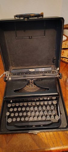 Vintage 1930s royal portable - 1930s,