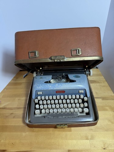 Vintage 1958 royal - 1958,