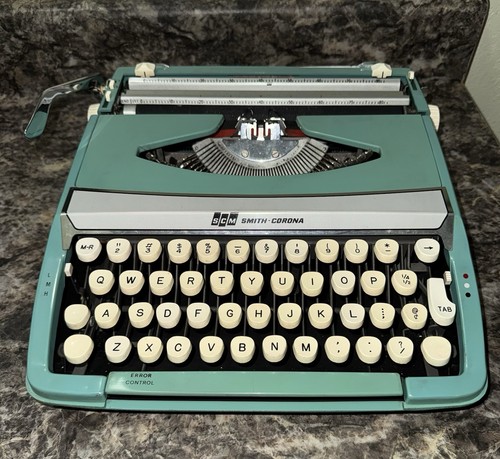 Vintage smith corona - &, corsair